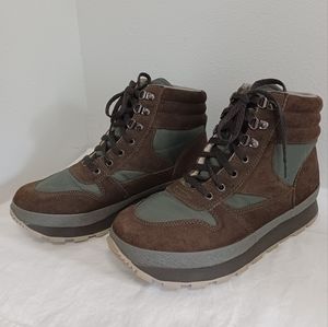 L.LBean Winter ankle boots   gray suede leather lace-up  hiking  size 9 Women’s